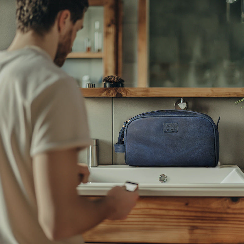 Leather Toiletry Bag for Men, Travel Essentials Shaving Dopp Kit, Mens Travel Bag Toiletries Organizer Case for Grooming, Water Resistant Cosmetic Bag Pouch