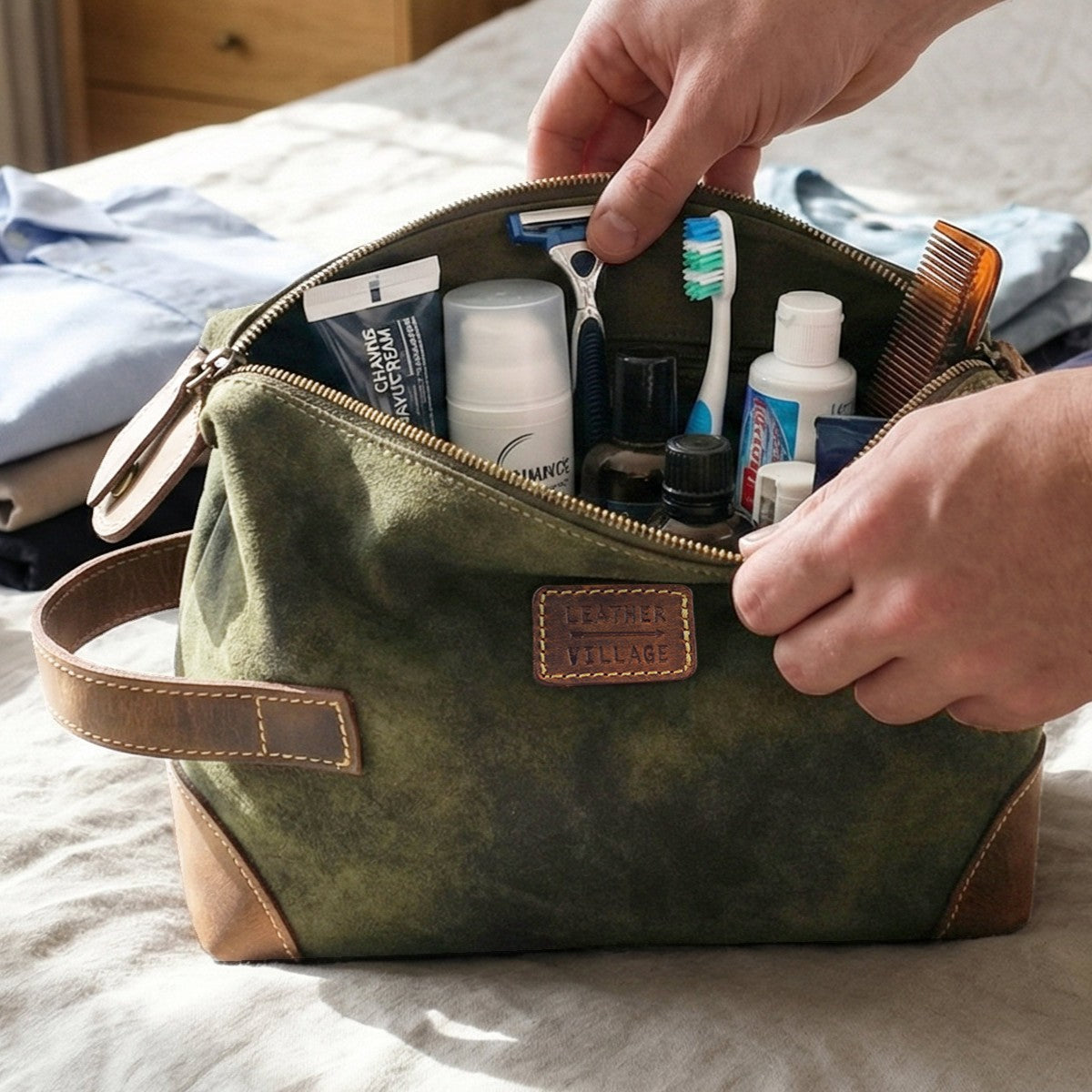 Leather Village Compact Green Leather Travel Wash Bag with Durable Zipper Design