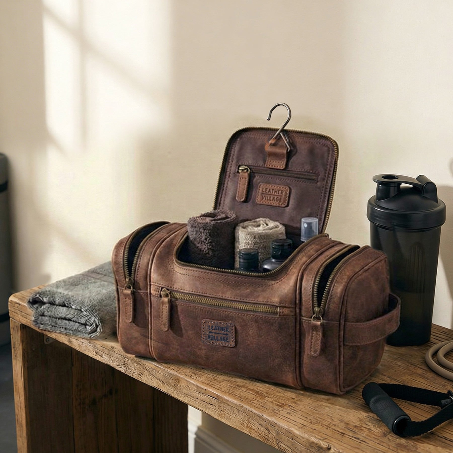 Leather Village Vintage Tan Leather Hanging Grooming Organizer Bag