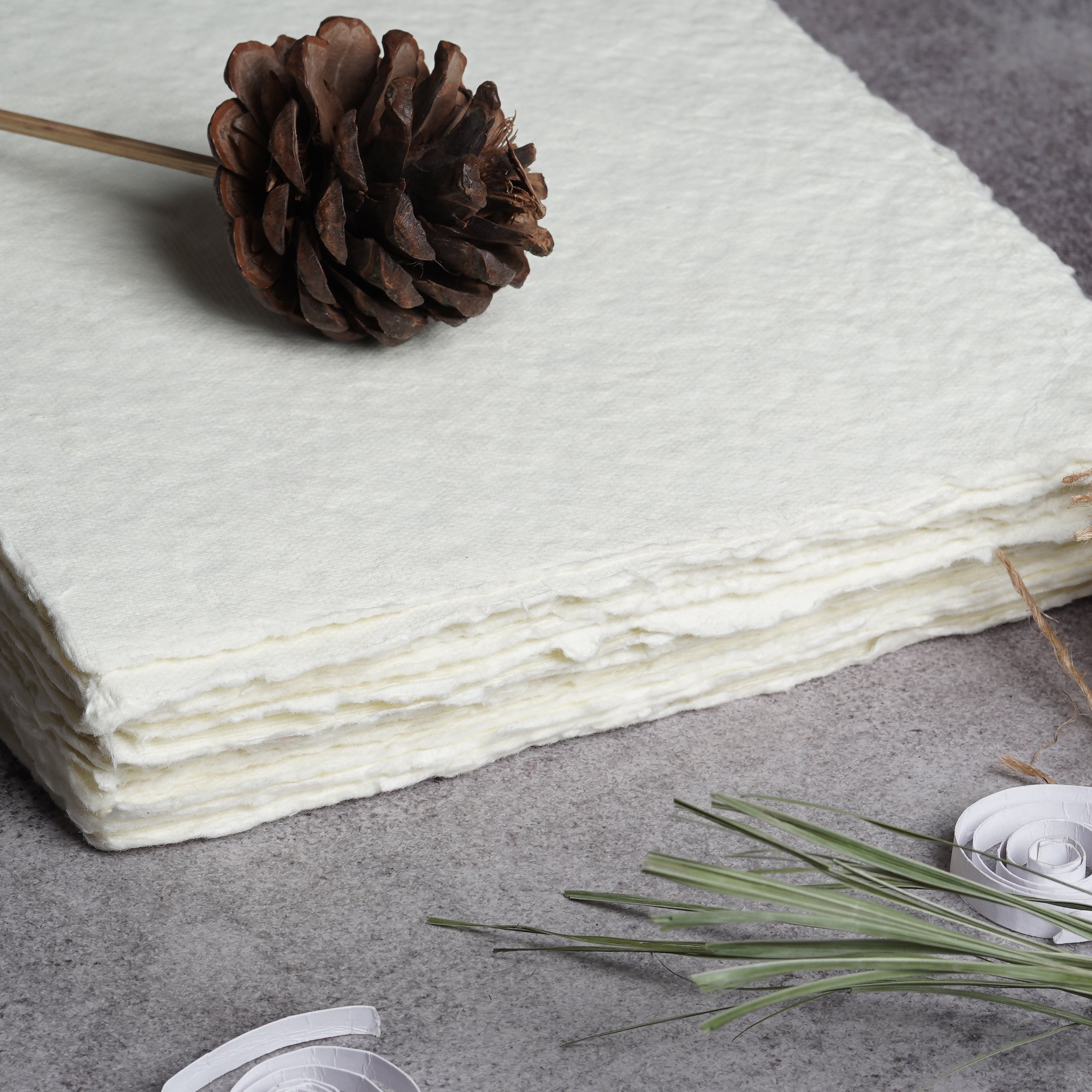 140 lb/300 GSM Watercolor Paper- 25 Sheets Deckle Edge Handmade Paper, Rough/unpressed/Textured, Off White, Cotton Paper