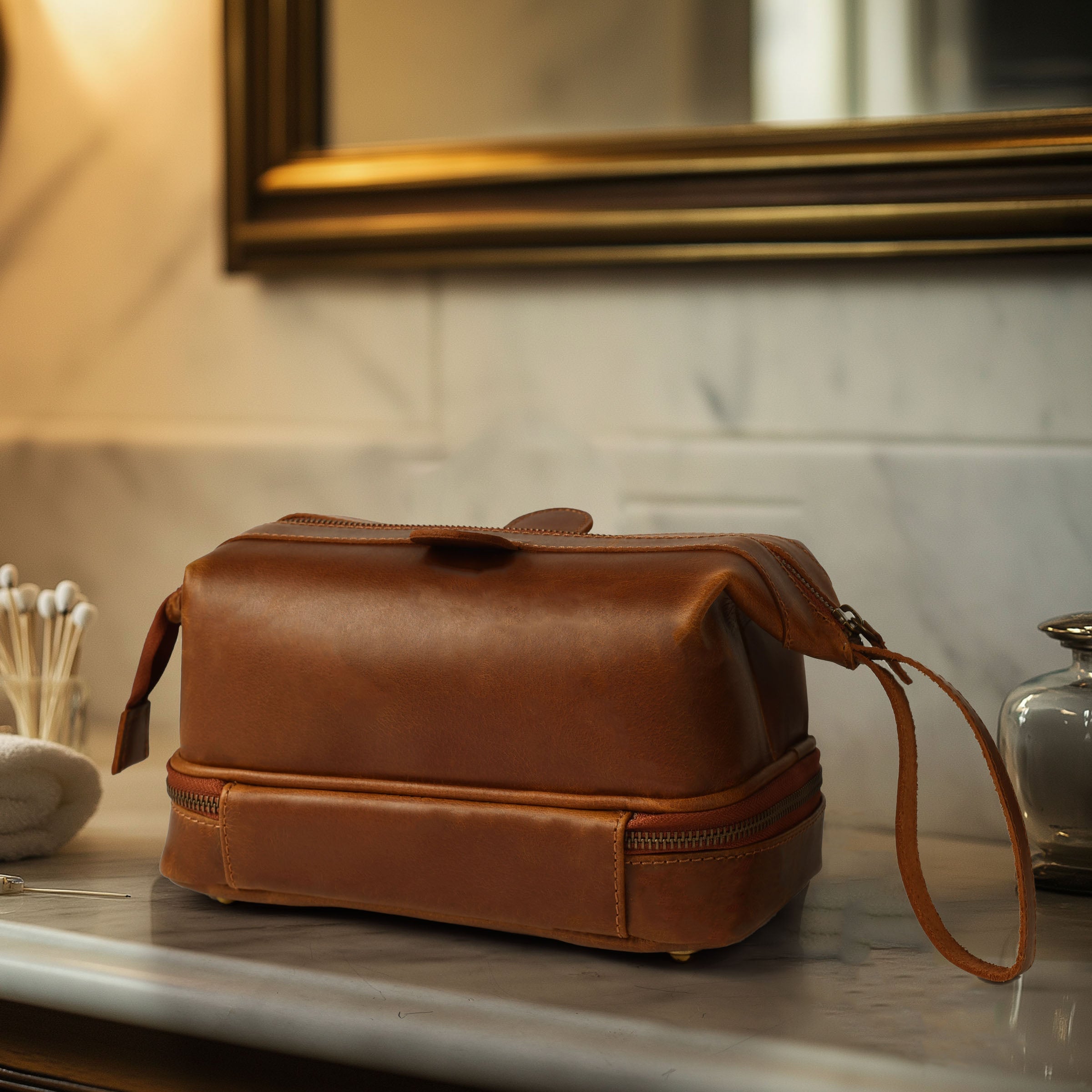 Genuine Leather Toiletry Bag for Men & Women - Mens Toiletry Shower Organizer Dopp Kit , Pouch for Traveling