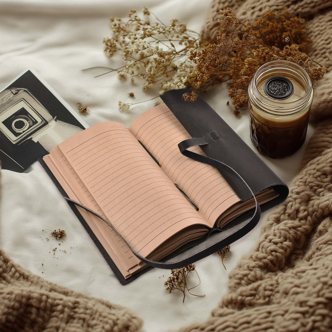 Leather Journal Writing Notebook - Lined Paper 300 Kraft Pages, Rustic Brown - Handmade Genuine Leather Bound Daily Notepad for Men &amp; Women</p>