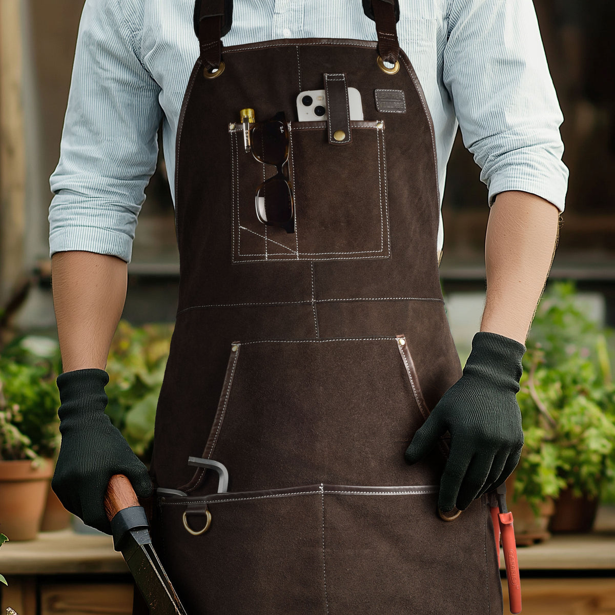 LEATHER VILLAGE Work Apron - Heavy Duty Woodworking Apron for Men with Tool Pockets for Woodworkers, Blacksmiths, Carpenters – Black Color (Size M to XXL)