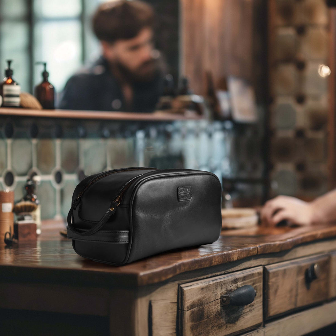 Leather Toiletry Bag for Men, Travel Essentials Shaving Dopp Kit, Mens Travel Bag Toiletries Organizer Case for Grooming, Water Resistant Cosmetic Bag Pouch