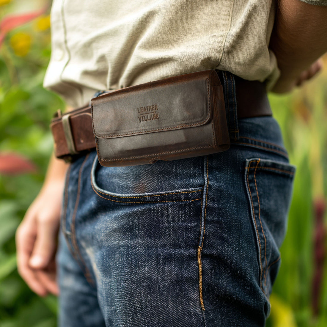 Leather Phone Holster Belt Clip Style for Men – Cell Phone Holsters Leather Belt Pouch – Horizontal Cell Phone Holder for Belt with Magnet Closure – Leather Cell Phone Holder for Belt