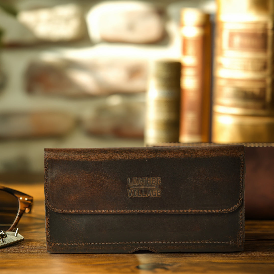 Leather Phone Holster Belt Clip Style for Men – Cell Phone Holsters Leather Belt Pouch – Horizontal Cell Phone Holder for Belt with Magnet Closure – Leather Cell Phone Holder for Belt