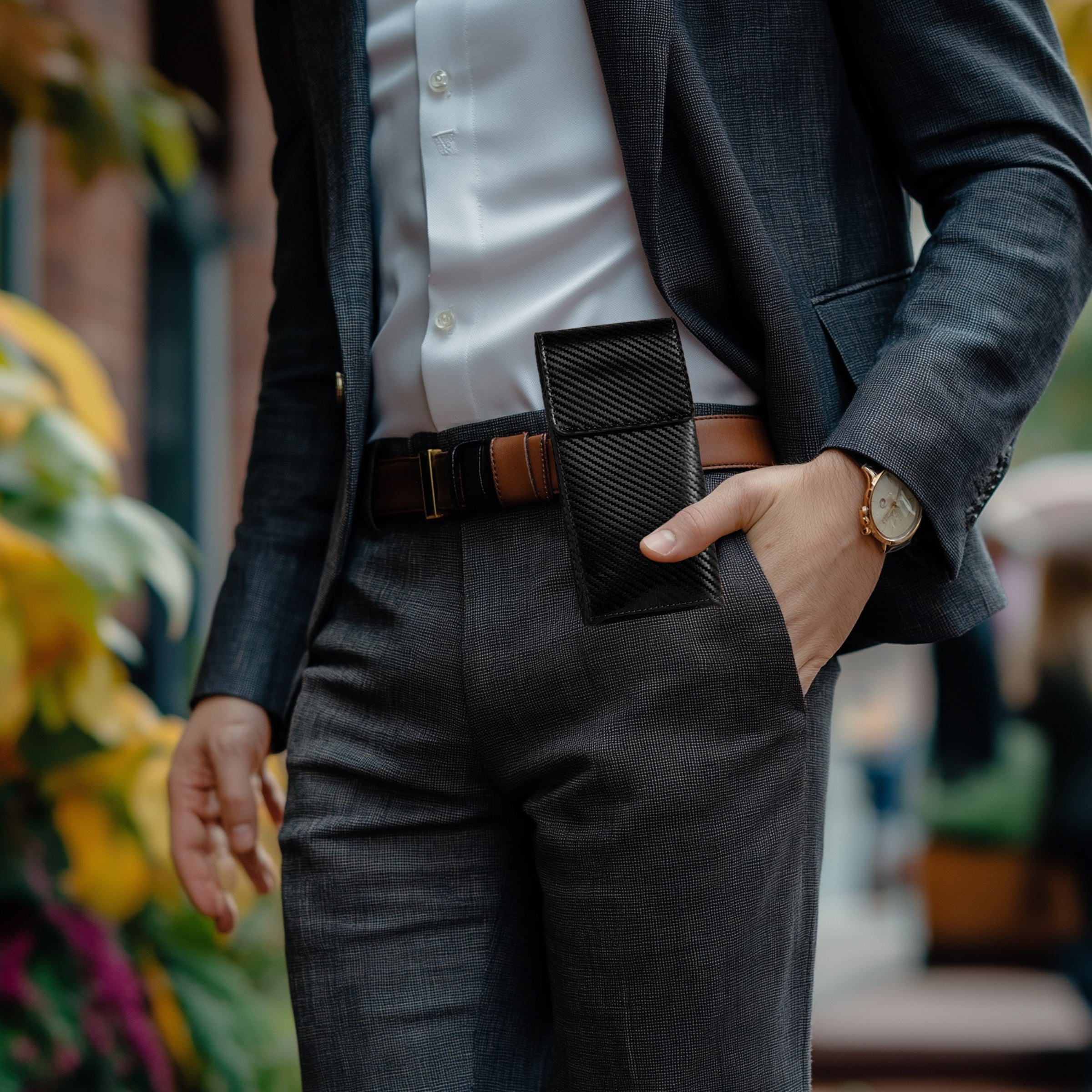 LEATHER VILLAGE Carbon Fiber Genuine Leather Phone Holster with Belt Clip - Available in Black, Brown, Tan