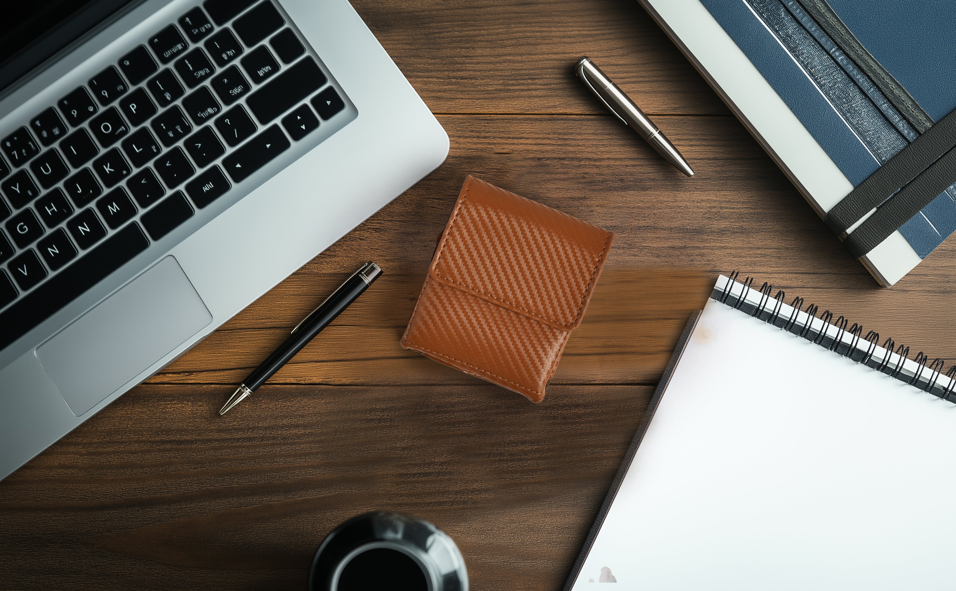 Carbon Fiber Genuine Leather Flip Phone Holster with Belt Clip Universal Cell Phone Pouch for Samsung Galaxy Z Flip 6/Z 5/ Galaxy Z 4/ Z 3 5G/ Motorola Moto Razr 2024